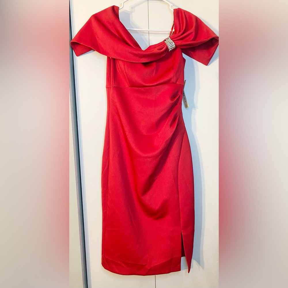 Elegant Red Off-Shoulder Sheath Dress with Jewel Accent (Size 6) Ptp 17” - Picture 1 of 9